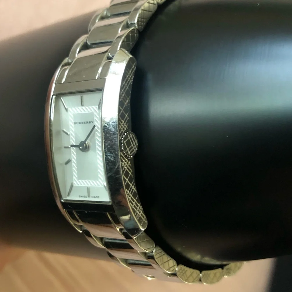 Burberry watch women’s - Picture 4 of 9